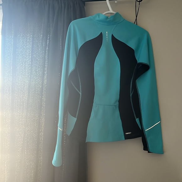 North face pull over - Picture 2 of 2